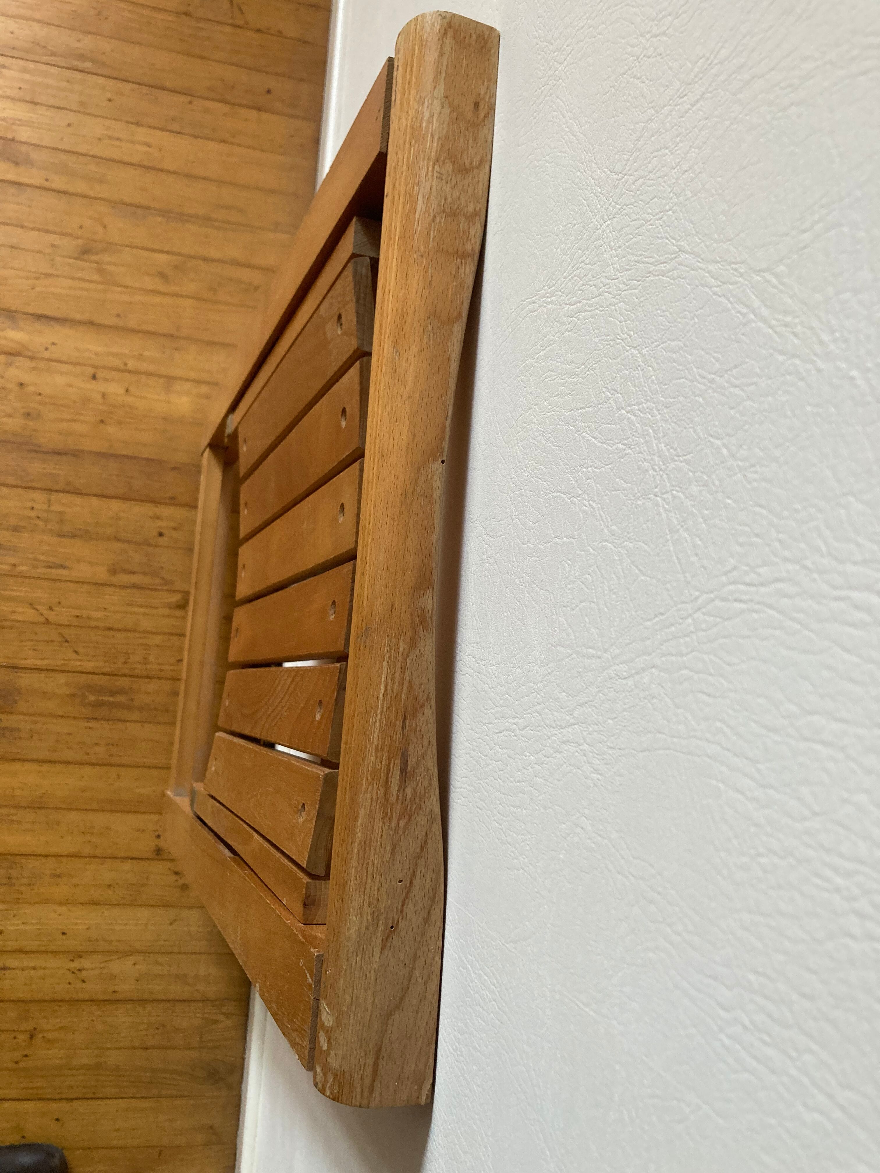 Vinatge folding chair