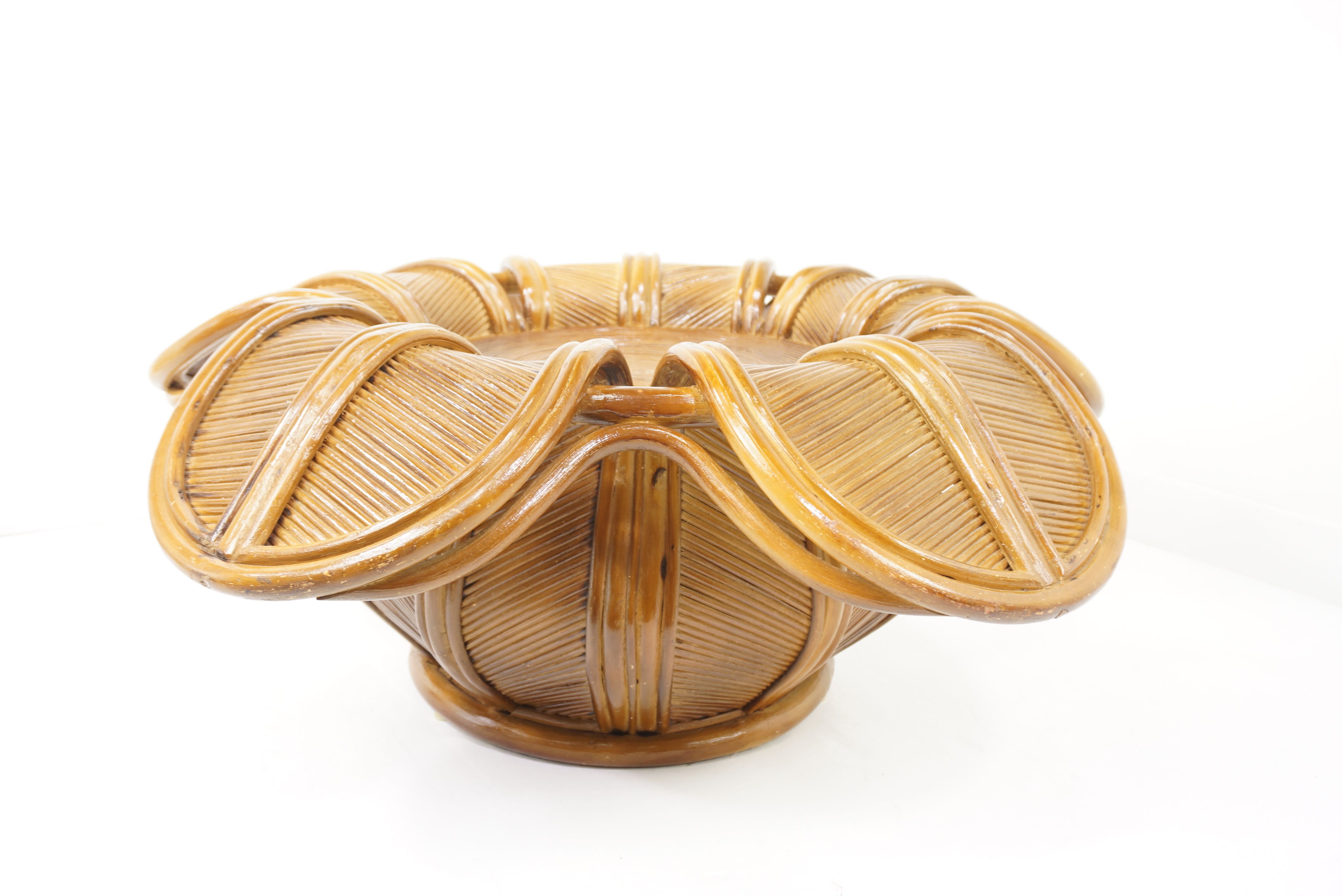 60s Italian design flower coffee table in rattan and glass marquetry