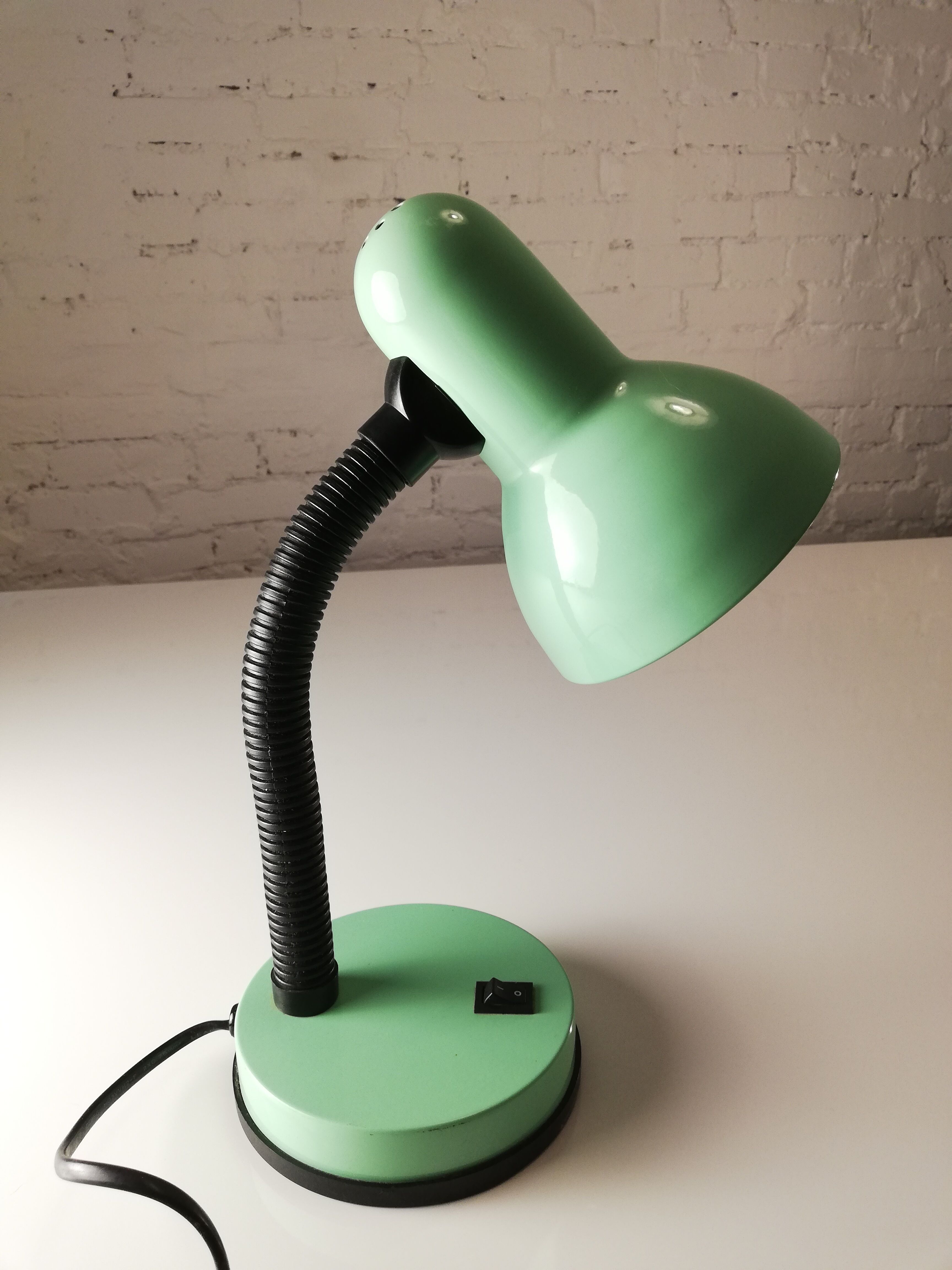 Desk lamp