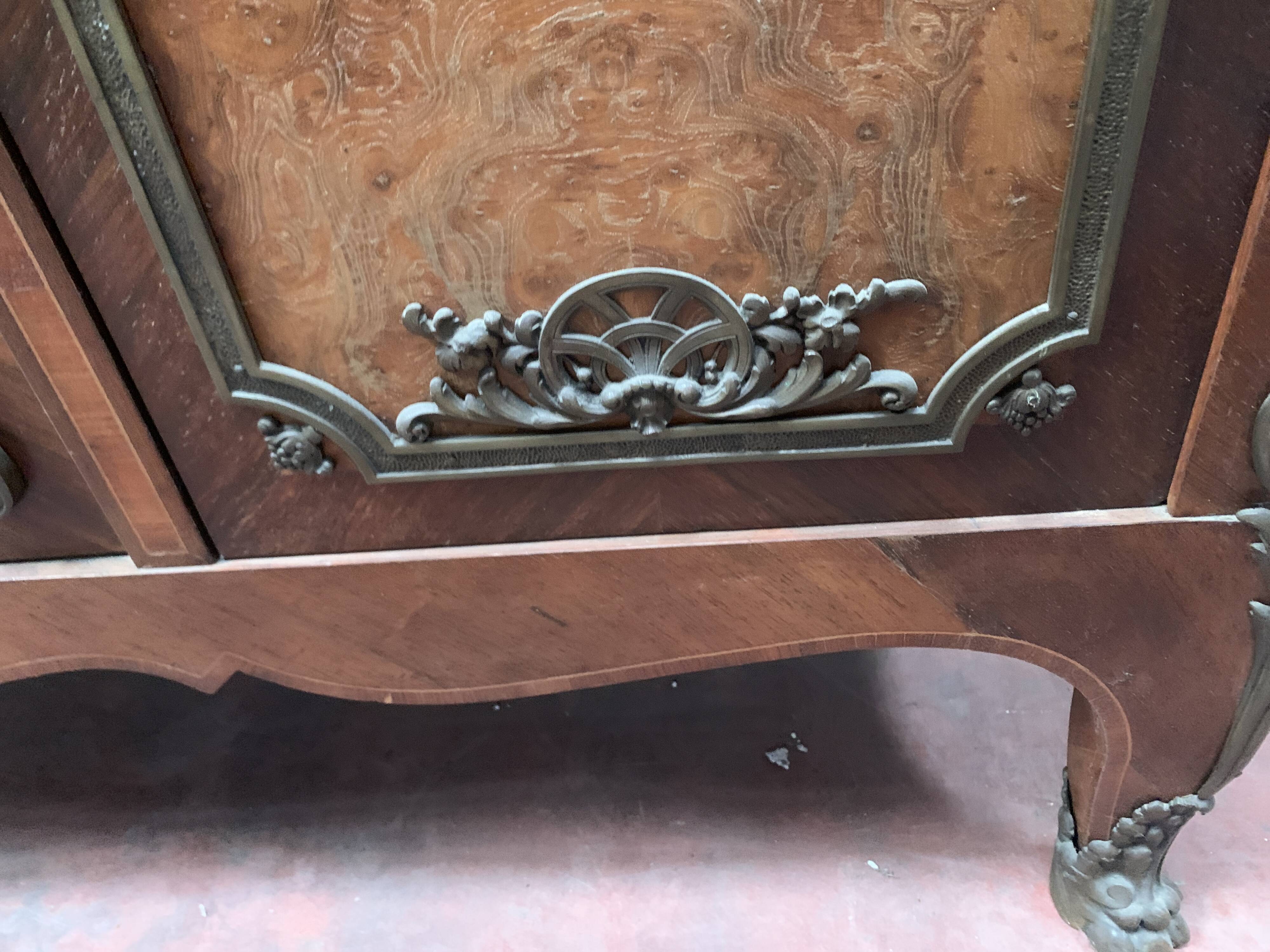 Louis XV style bookcase in mahogany and burr walnut, 20th century
