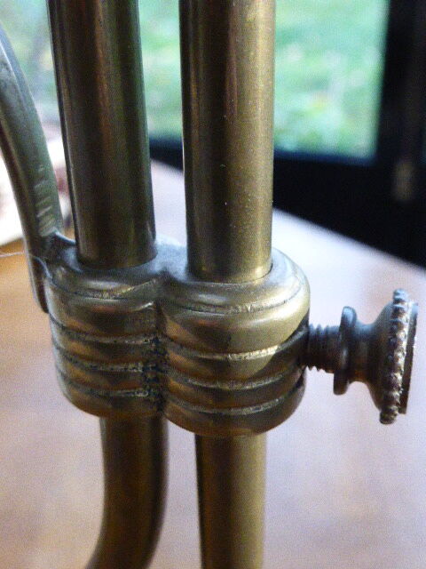 Reglable brass table lamp