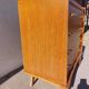 commode vintage aux pieds compas