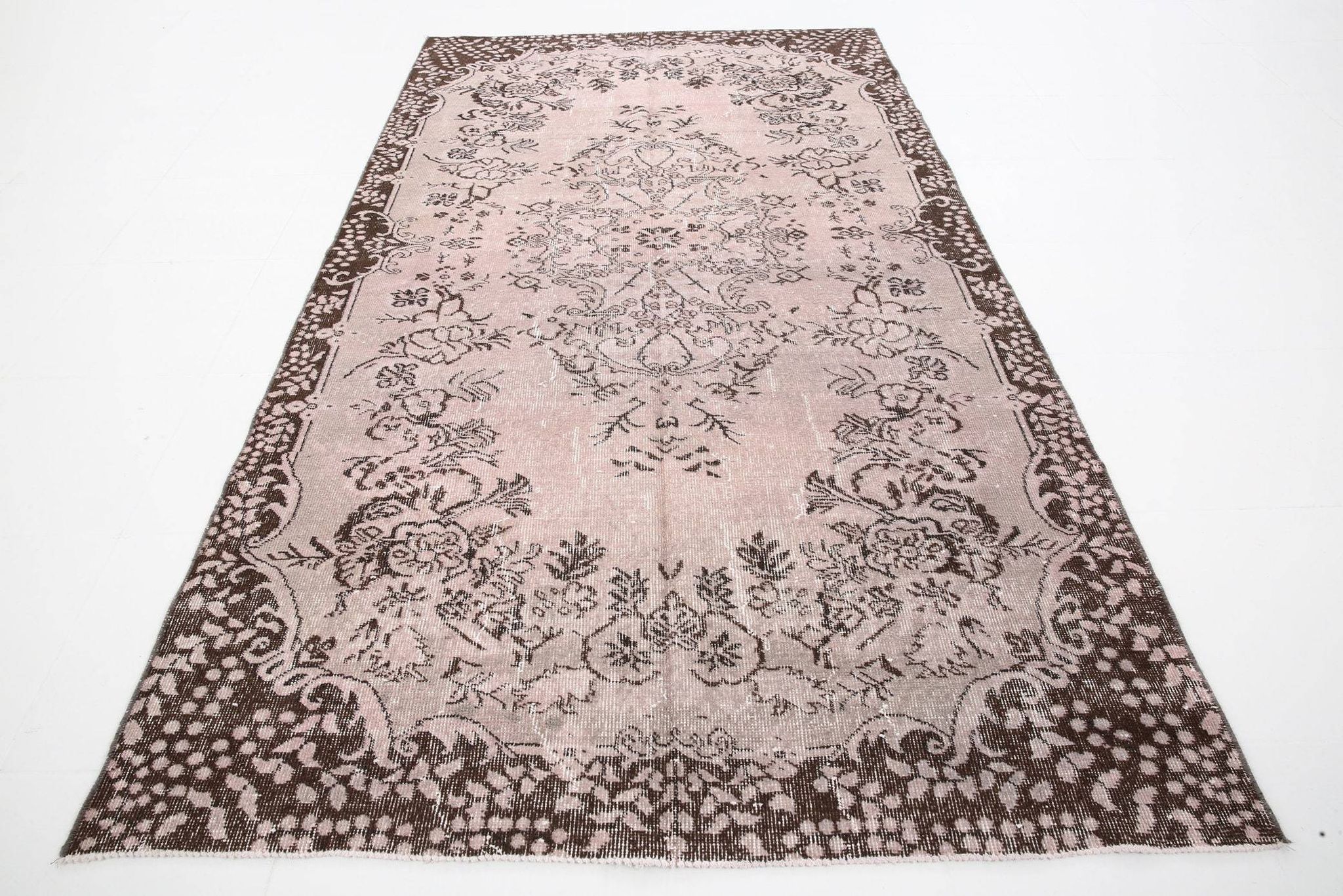 6' x 8' Pink Turkish Vintage Rug 199x287 cm