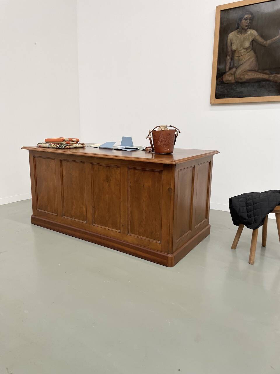 Comptoir ou bureau en noyer années 50