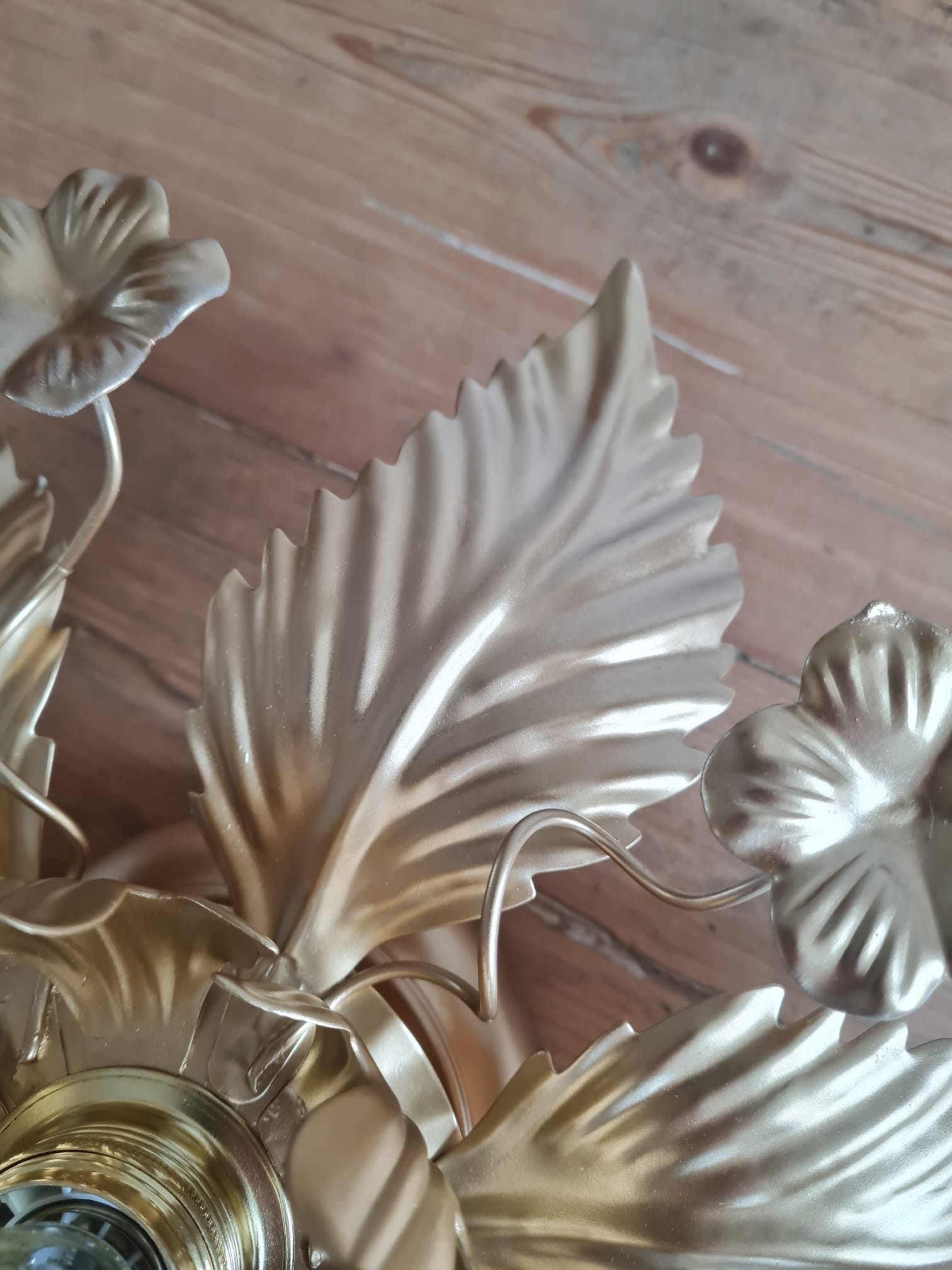Golden brass flower wall lamp