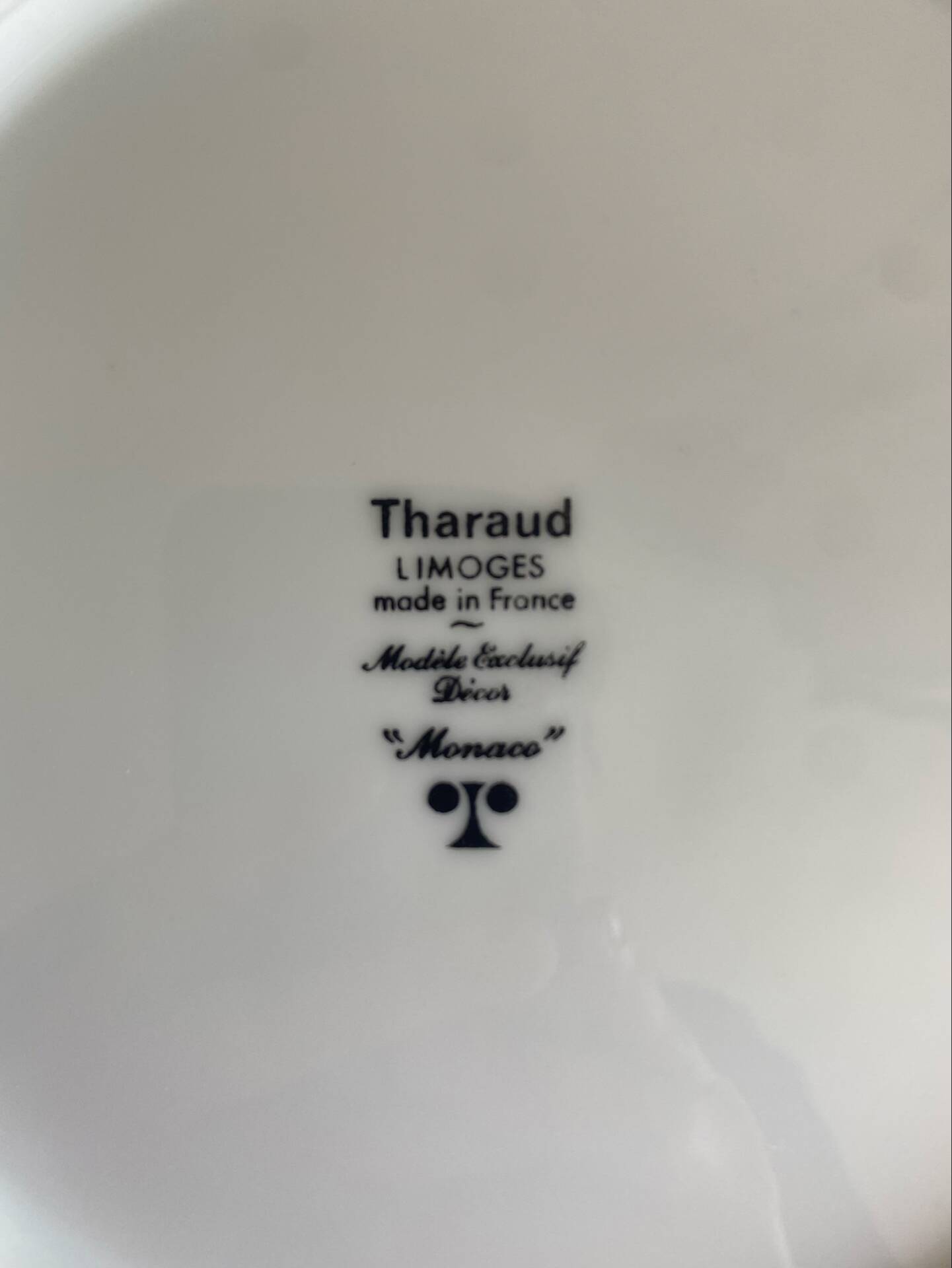 Assiette Tharaud Limoges “Monaco” — Service diplomatique, armoiries Ar