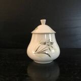 Coffee pot and sugar bowl in porcelain