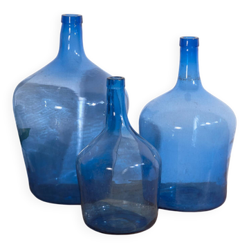3 dame-Jeanne en verre bleu, vers 1920
