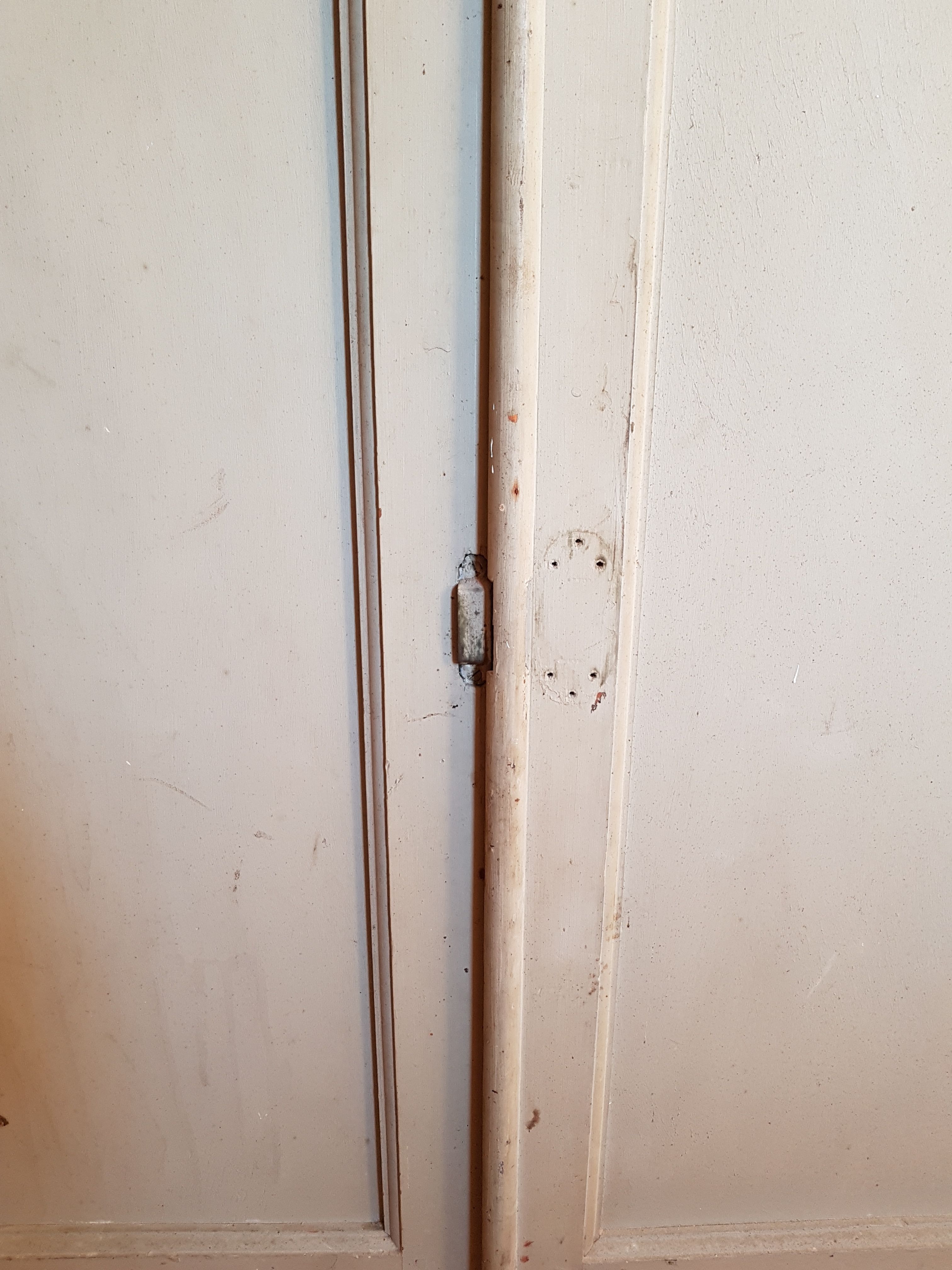 Ancien meuble haut de cheminée en bois patiné