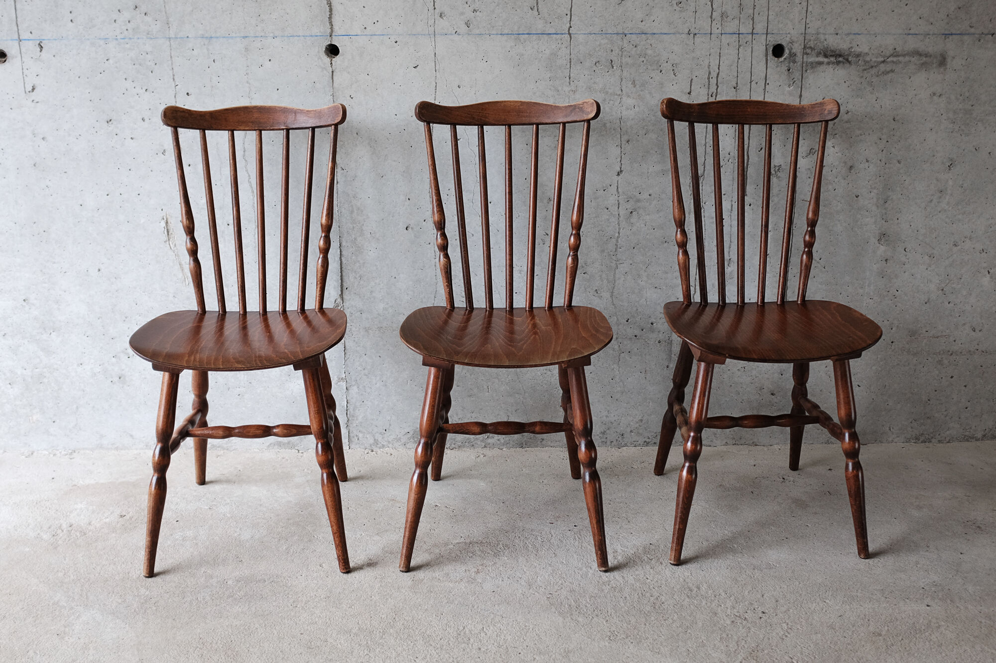 Lot de 3 chaises Baumann modèle Menuet années 50 60