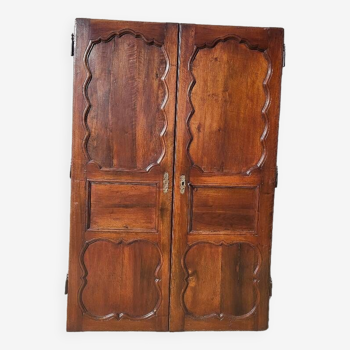 Pair of walnut cupboard doors from the 19th century