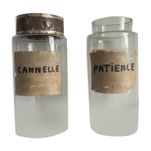 Bocaux de pharmacie anciens