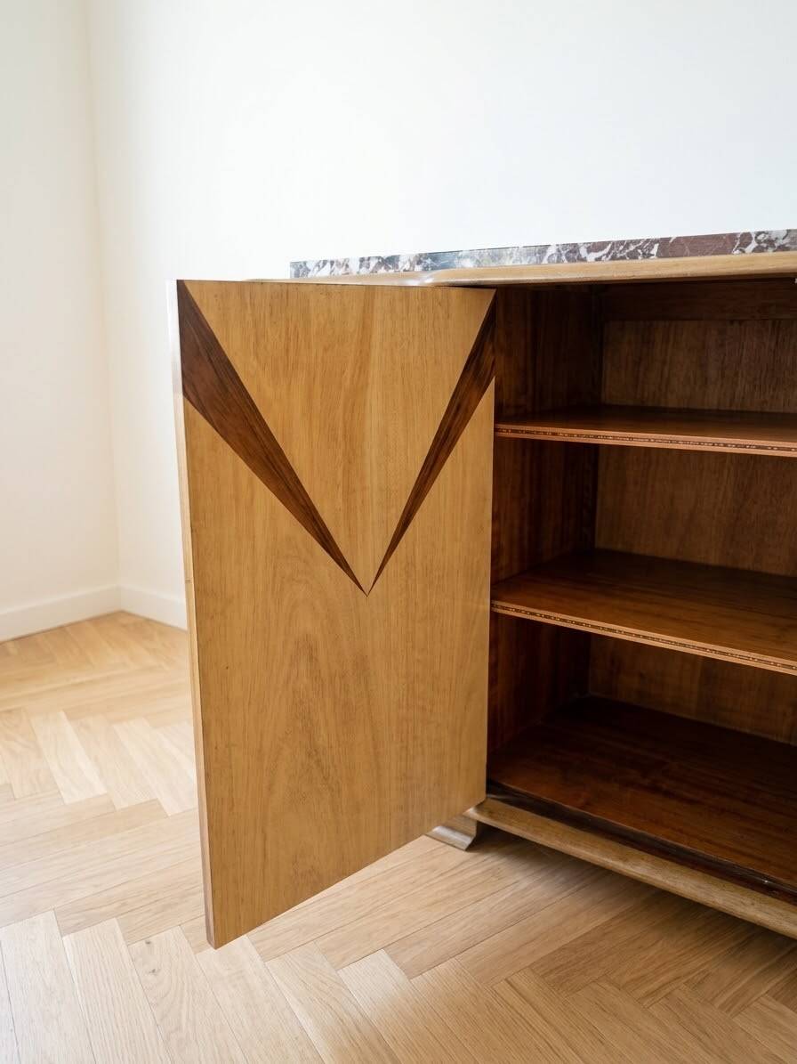Art Deco buffet in light wood and marble