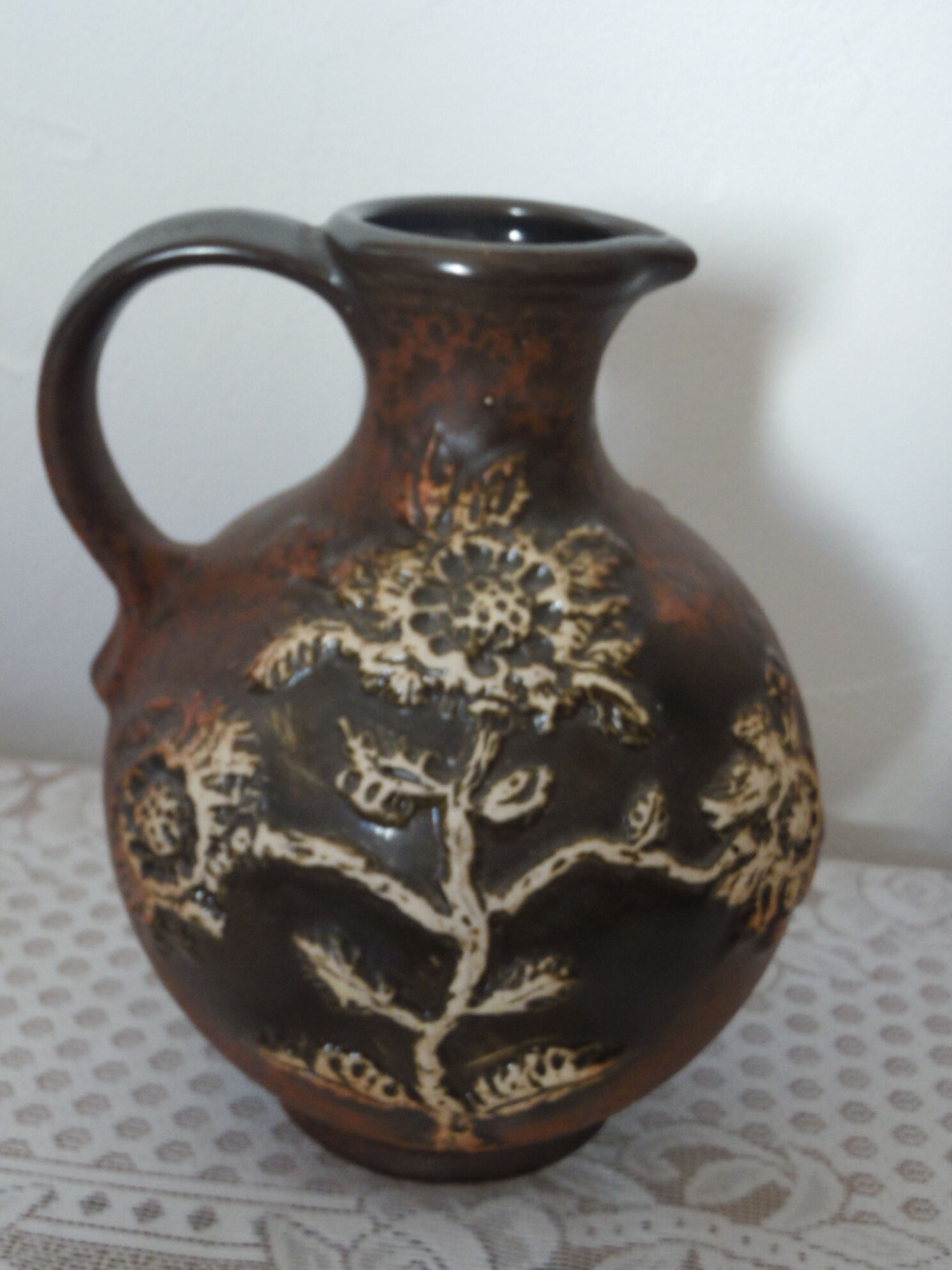 Dumler and Breiden pitcher-shaped vase