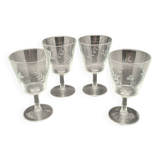 Water glasses with chiseled patterns