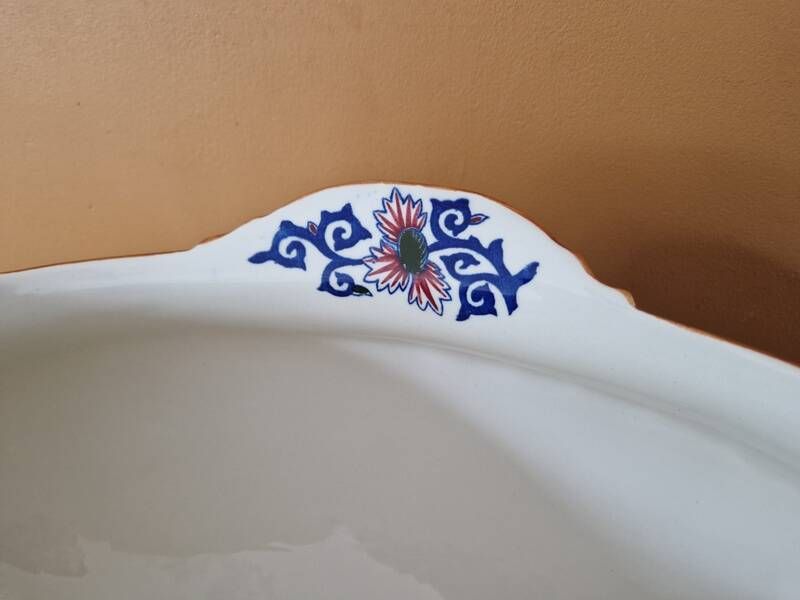 Important ceramic planter from Gien, Peonies model, 1980.