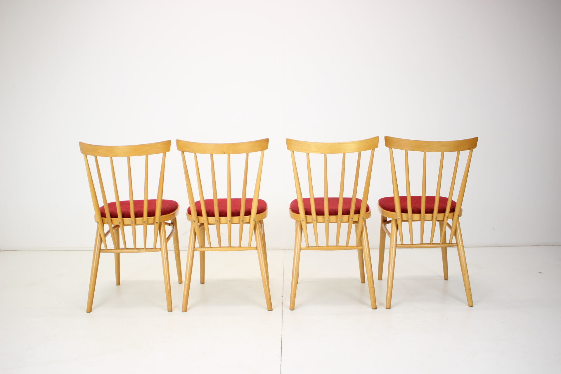 Set of four dining chairs/Tatra Pravenec, 1970's.