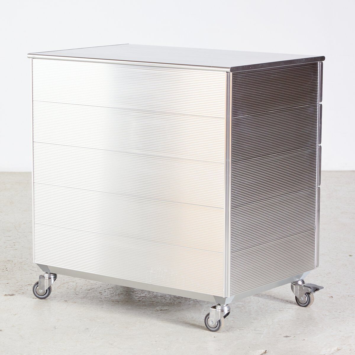 2000s aluminium drawers
