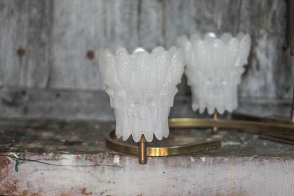 Suspension laiton vintage avec globe verre de lait épais, lustre laiton