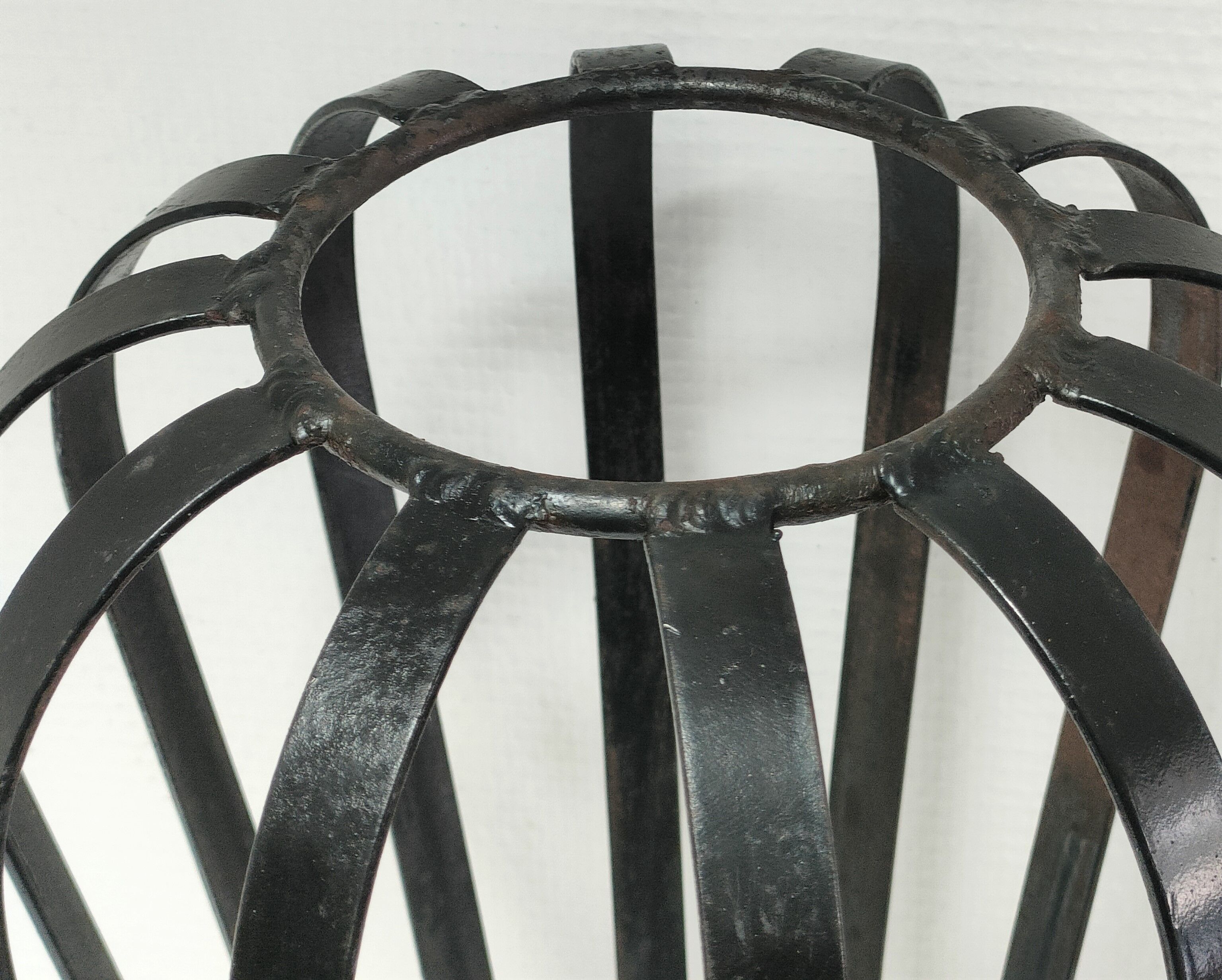 Porte-plante fer battu et fer forgé design années 60