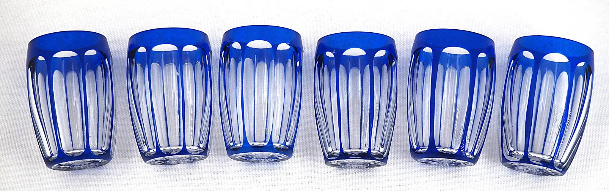 Saint Louis, 6 liqueur glasses, double blue crystal, excellent condition, Art Deco.