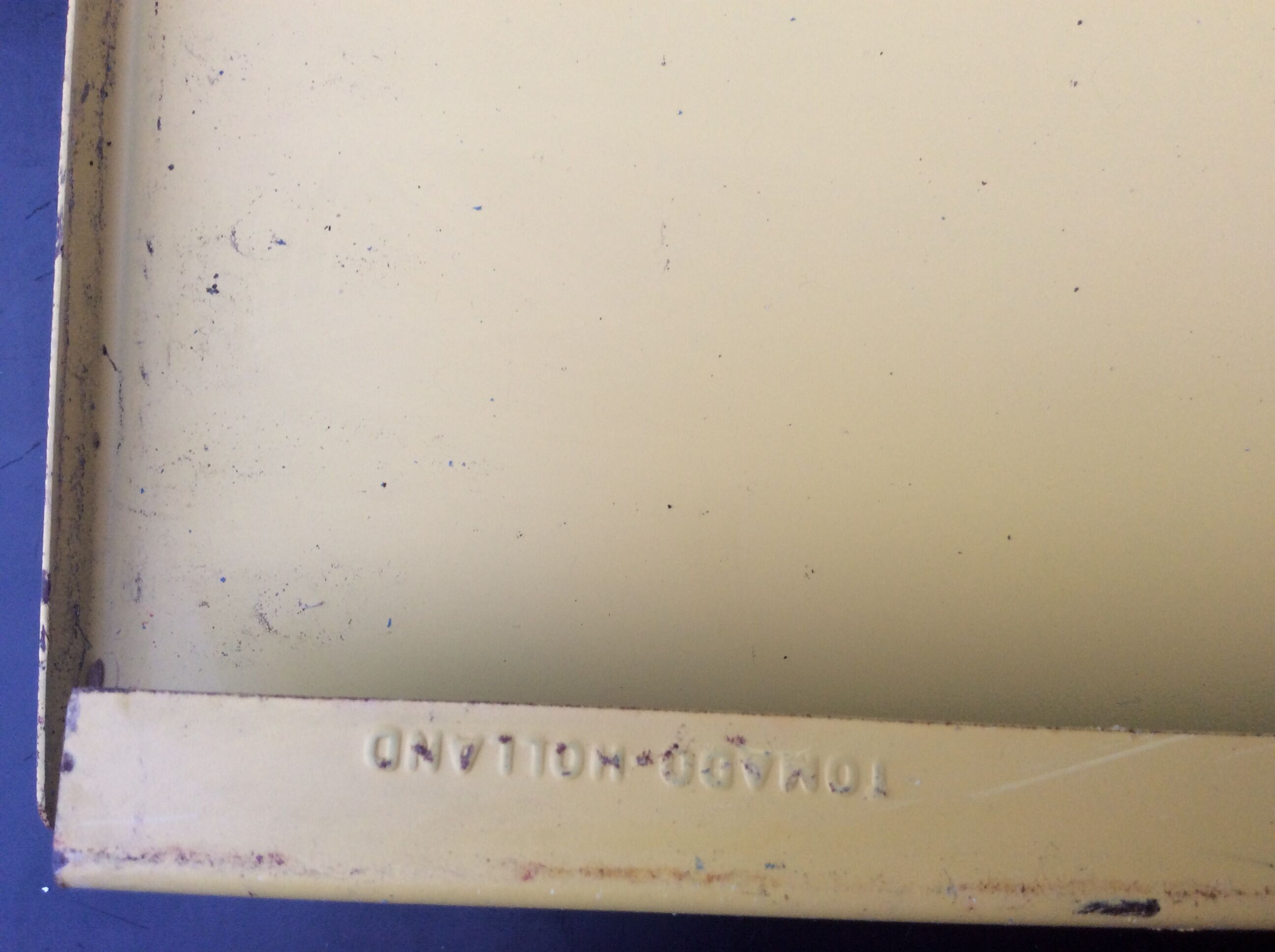 Tomado shelf of the 50s