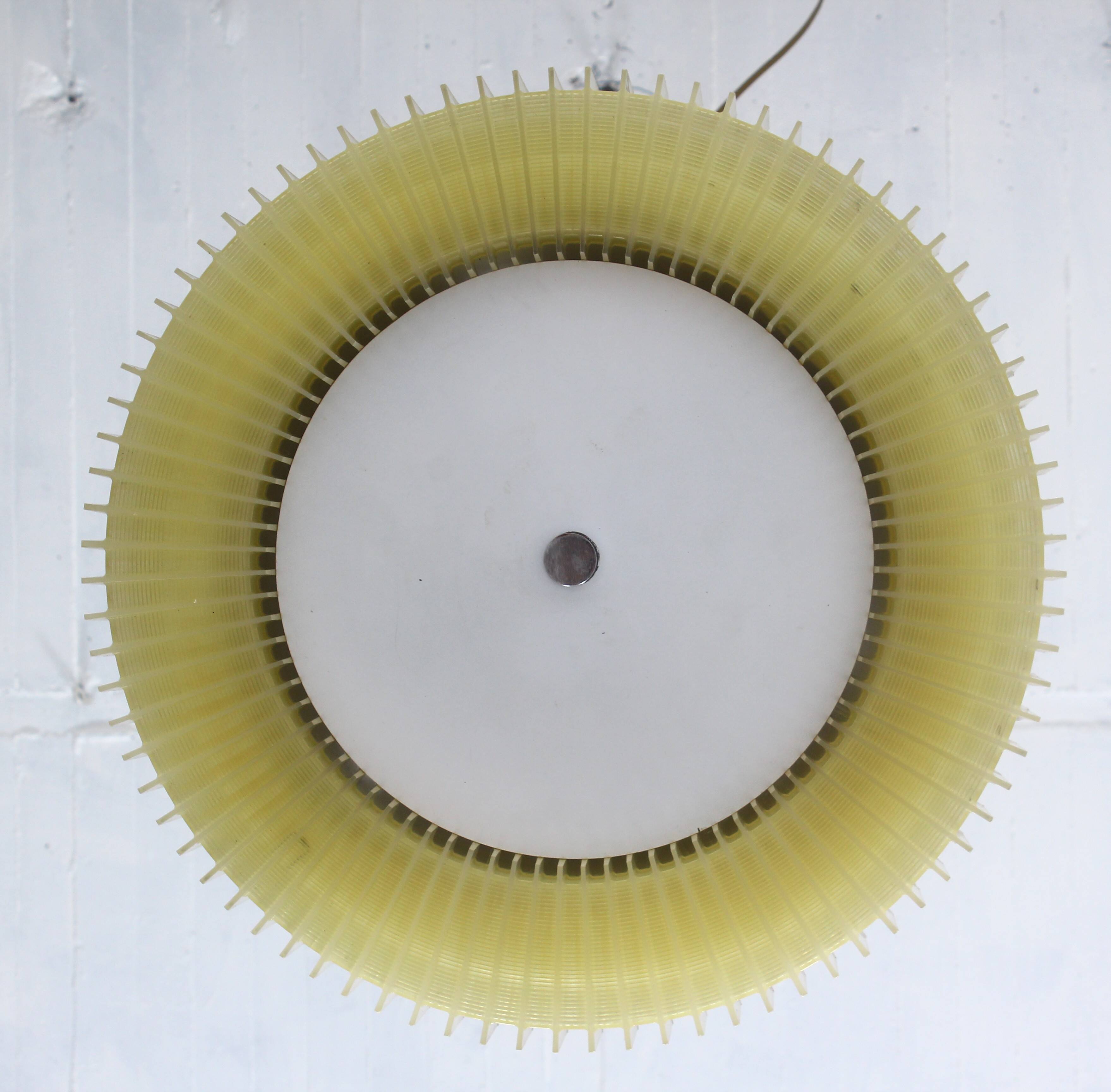 Small Lucite chandelier or ceiling light, 1970