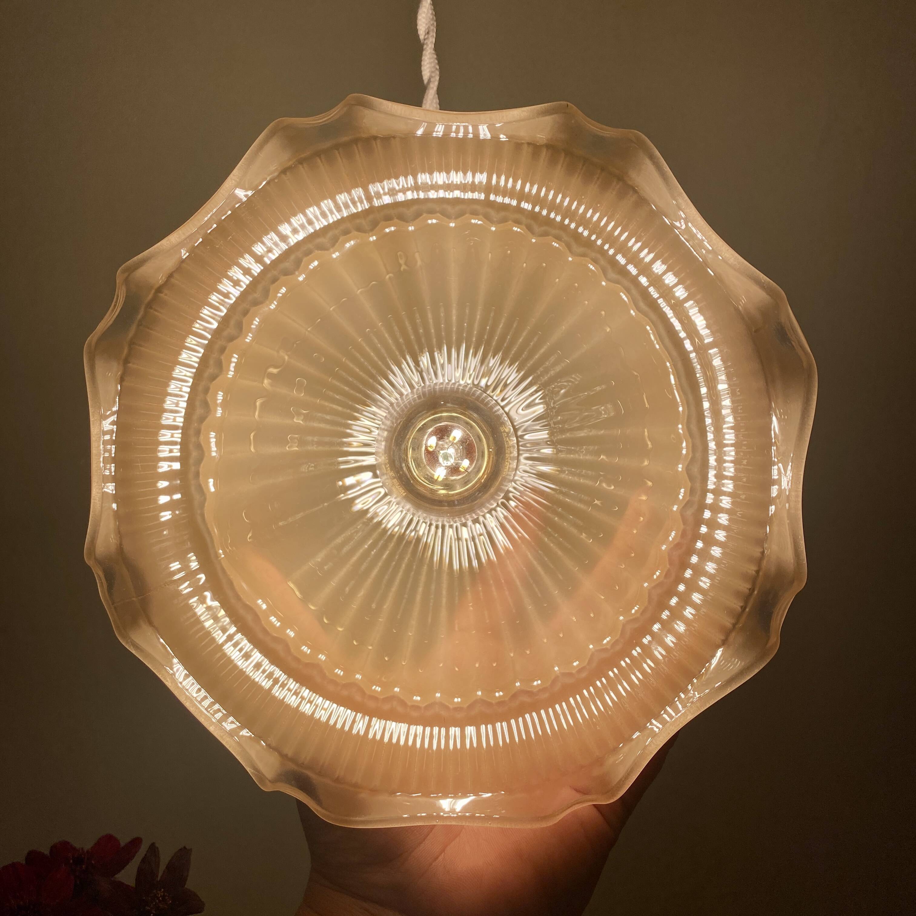 Suspension abat-jour vintage en verre dépoli rose