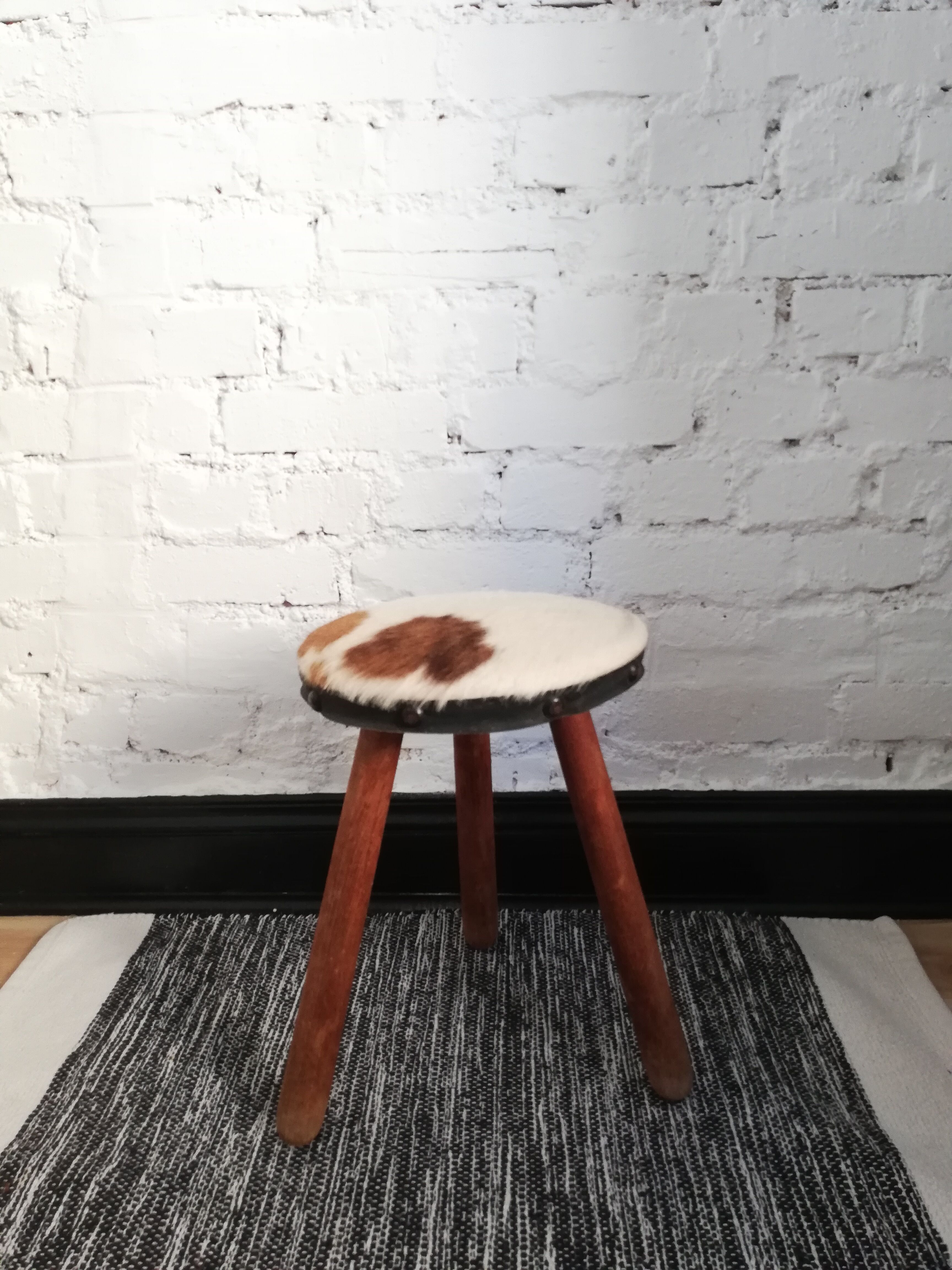 Tripod stool vacher