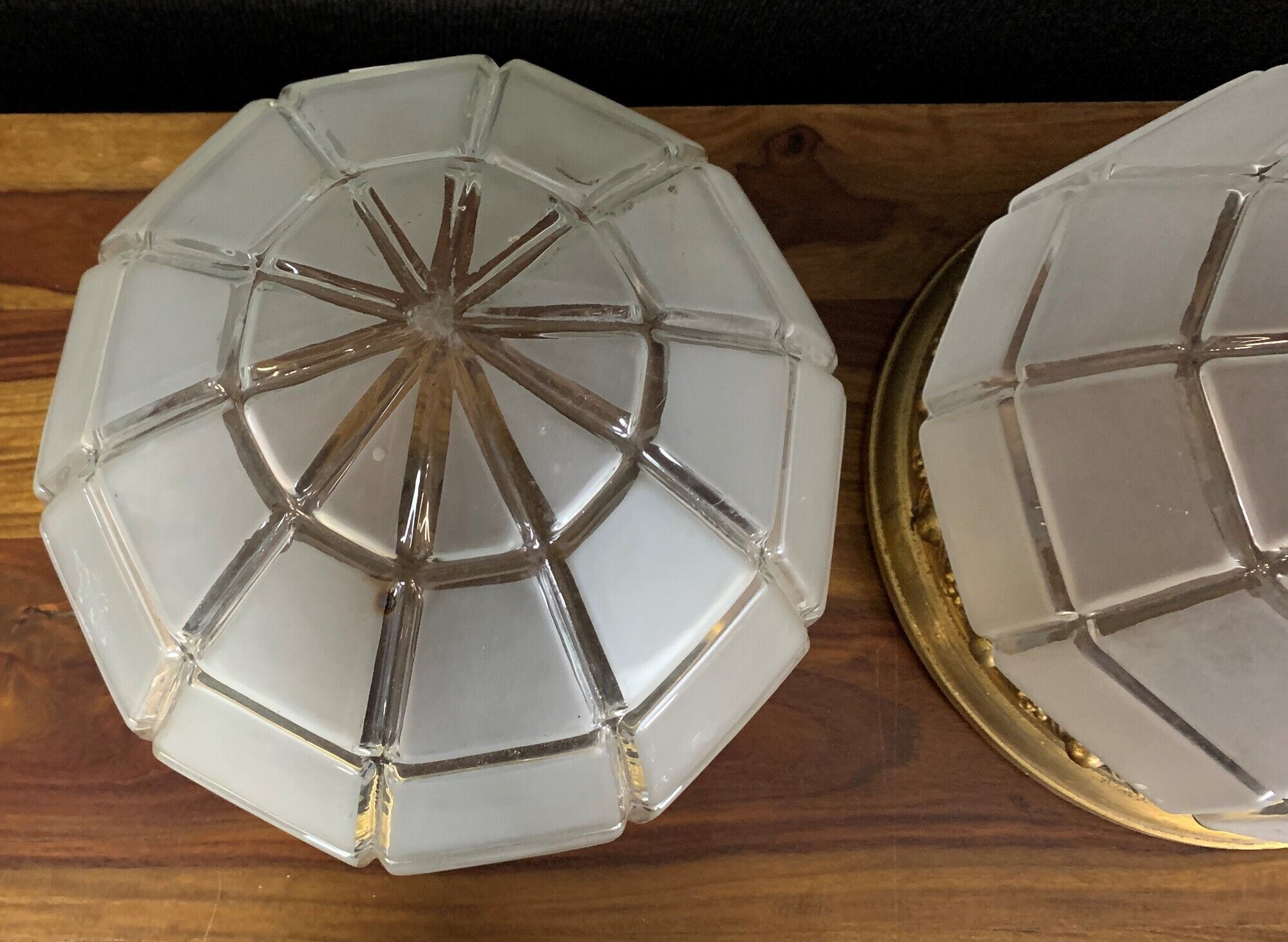 Pair of Art Deco ceiling lamps in bronze and chiseled glass