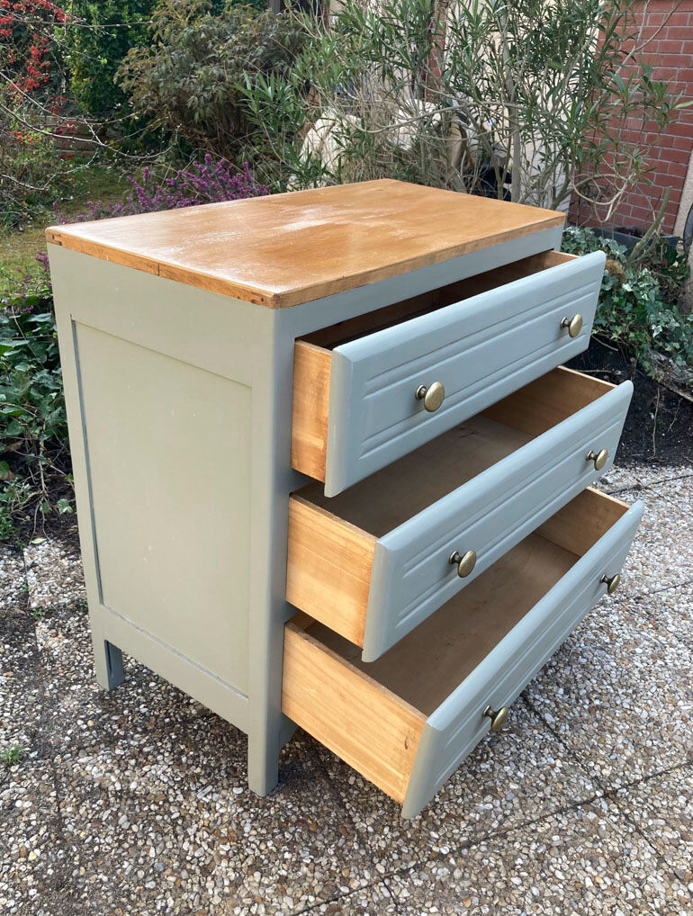 Vintage antique chest of drawers