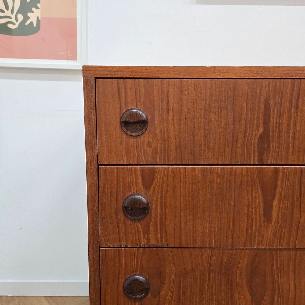 Danish teak commode from the 1960s, 4 drawers, tapered legs.
