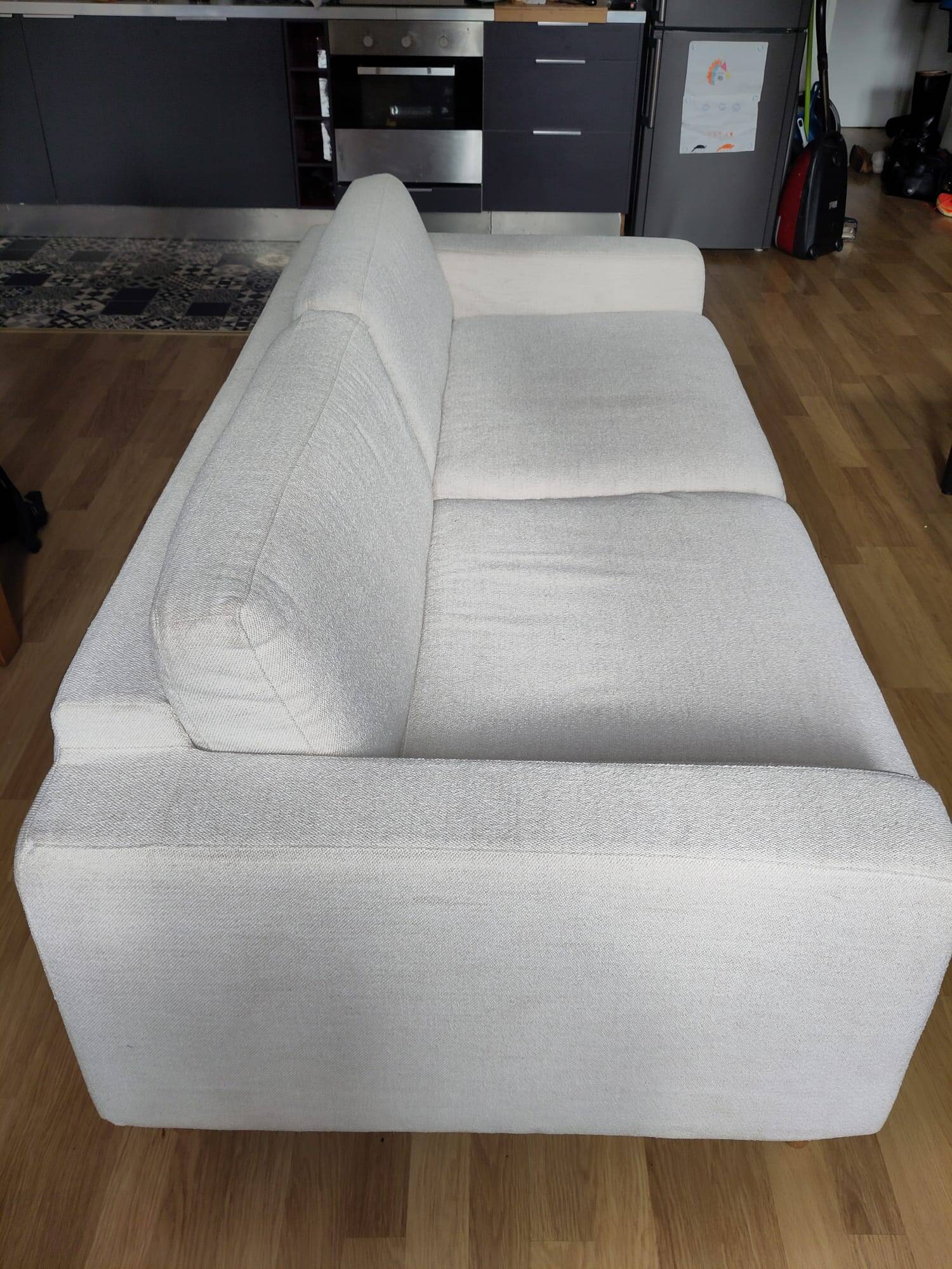 Bolia sofa bed, Scandinavia 3-seater with integrated wheels.