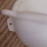 Hand wash wall fountain