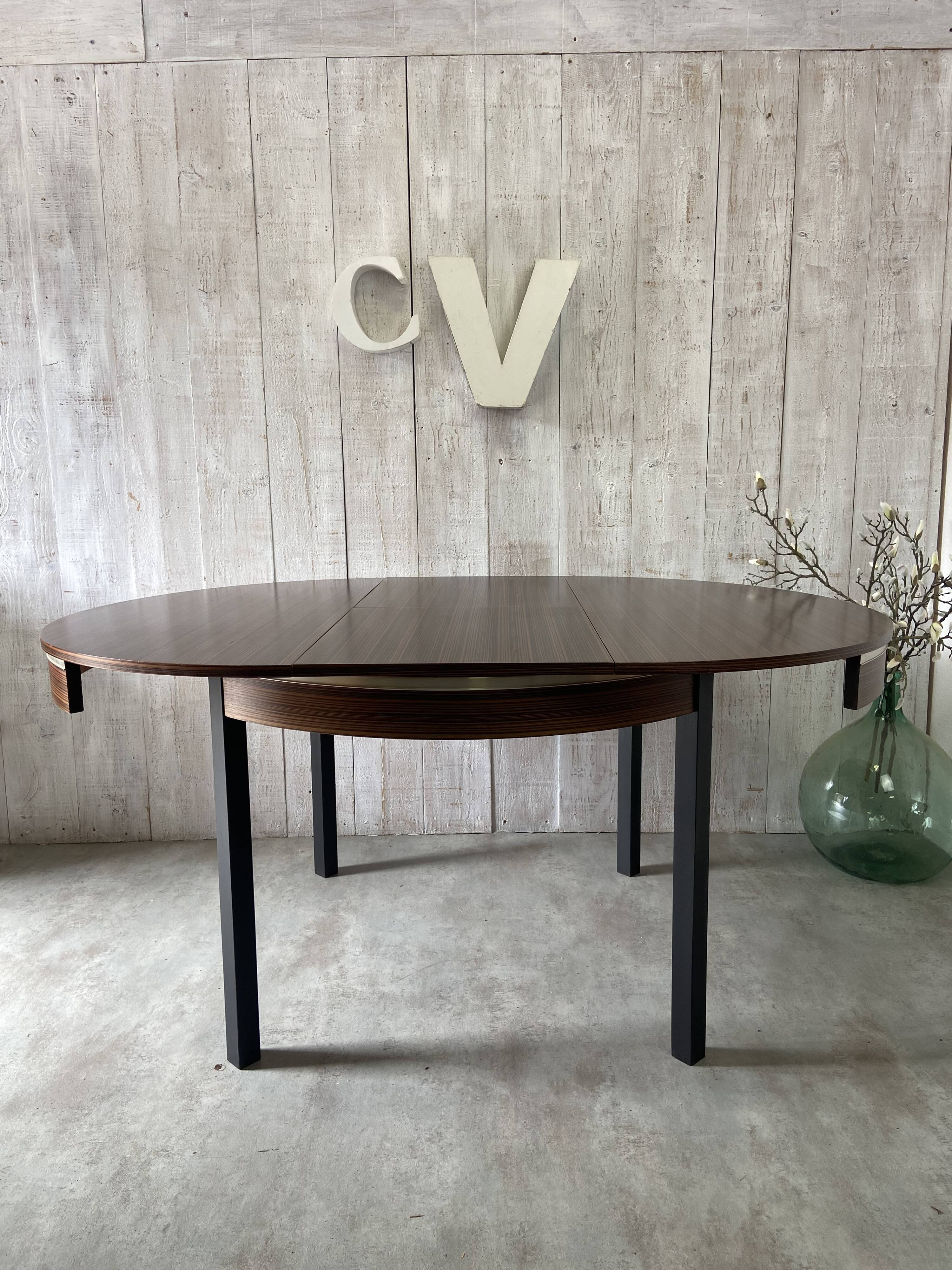 Vintage extendable table