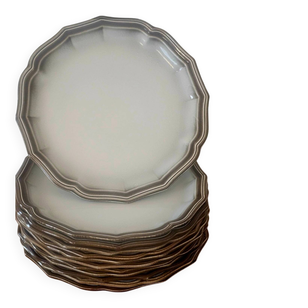 Service de 12 assiettes plates Salins France, liseré taupe