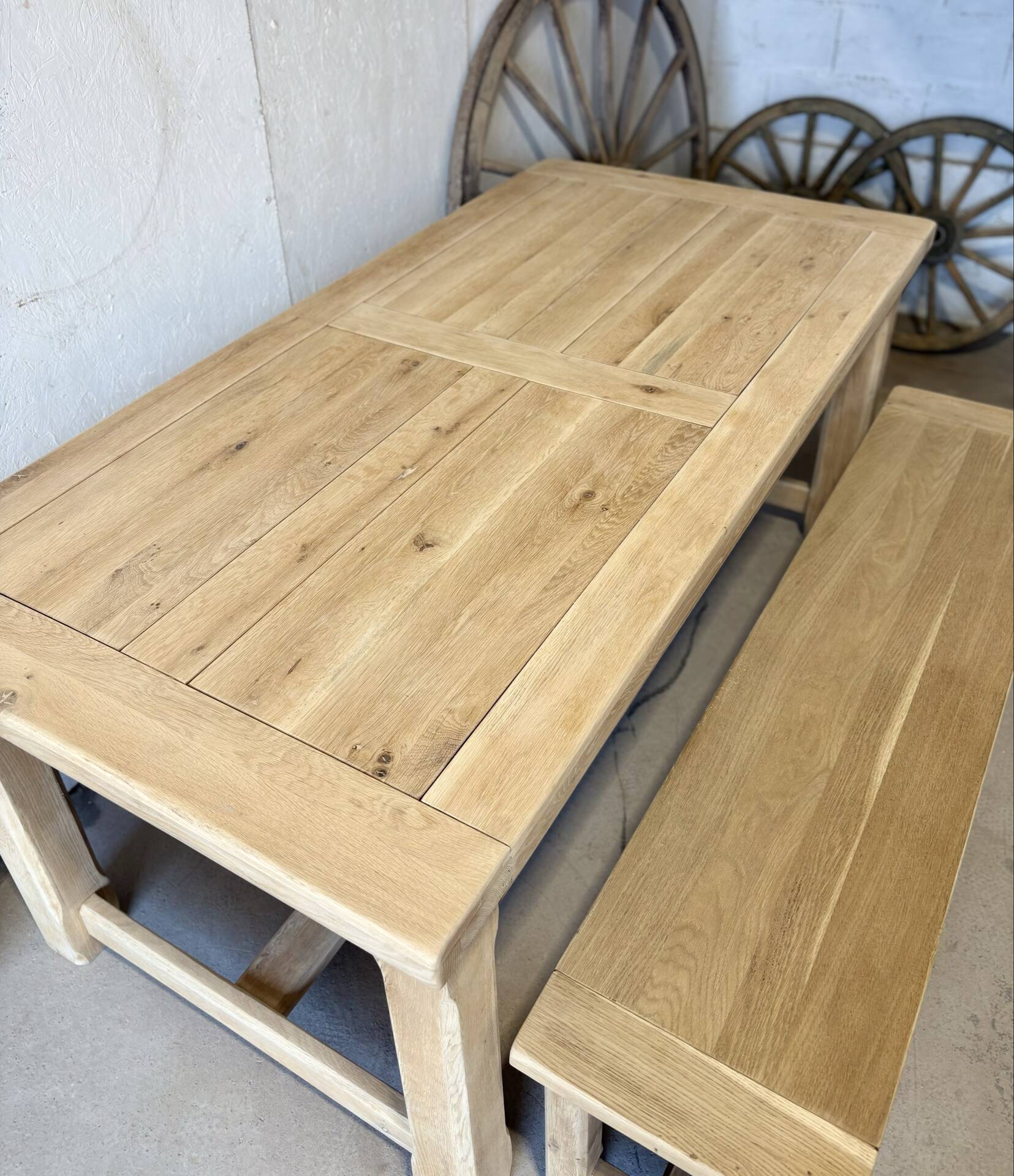Farm table