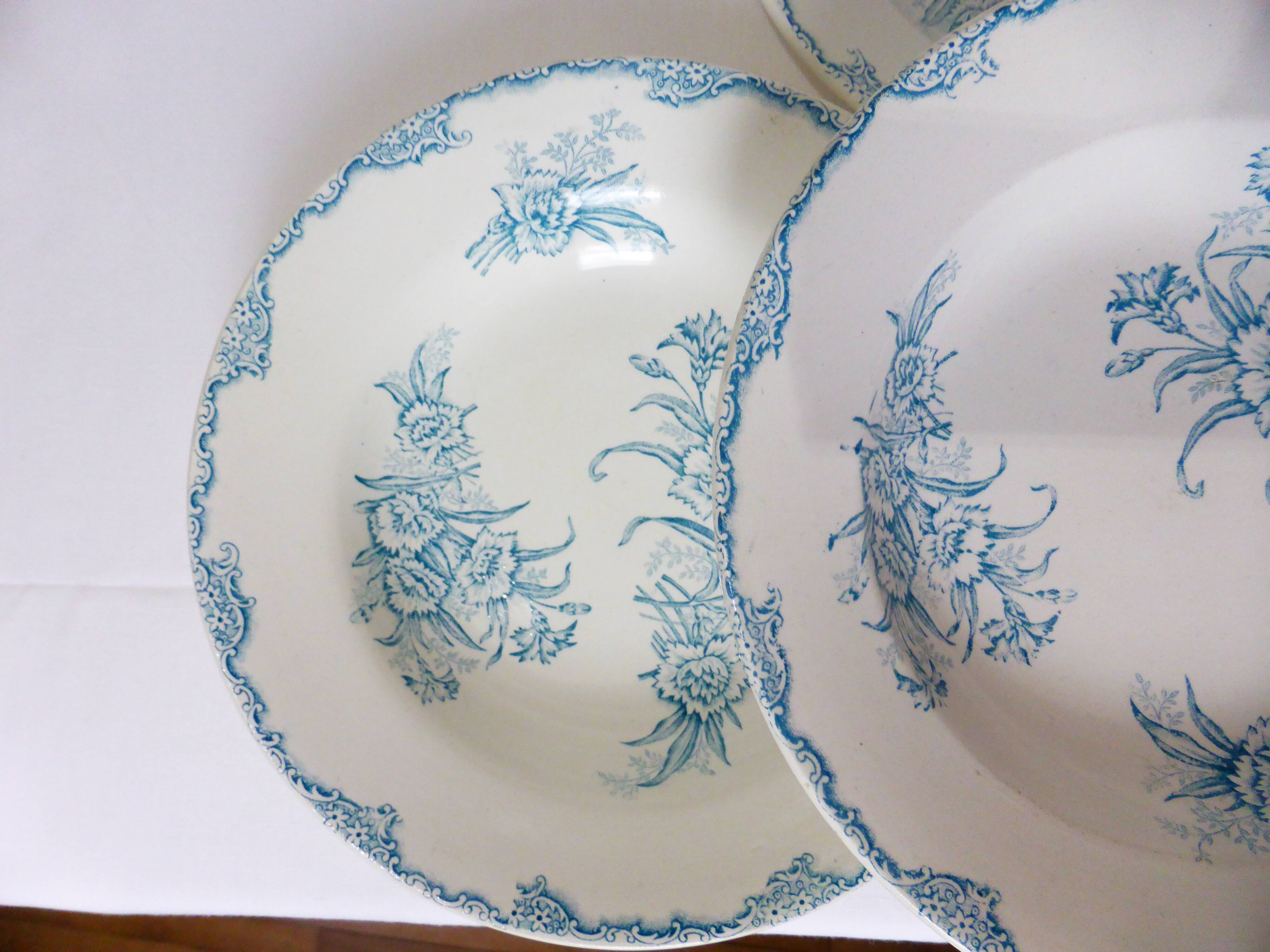 4 vintage hollow plates in iron earth from L&G model Carnations 220517