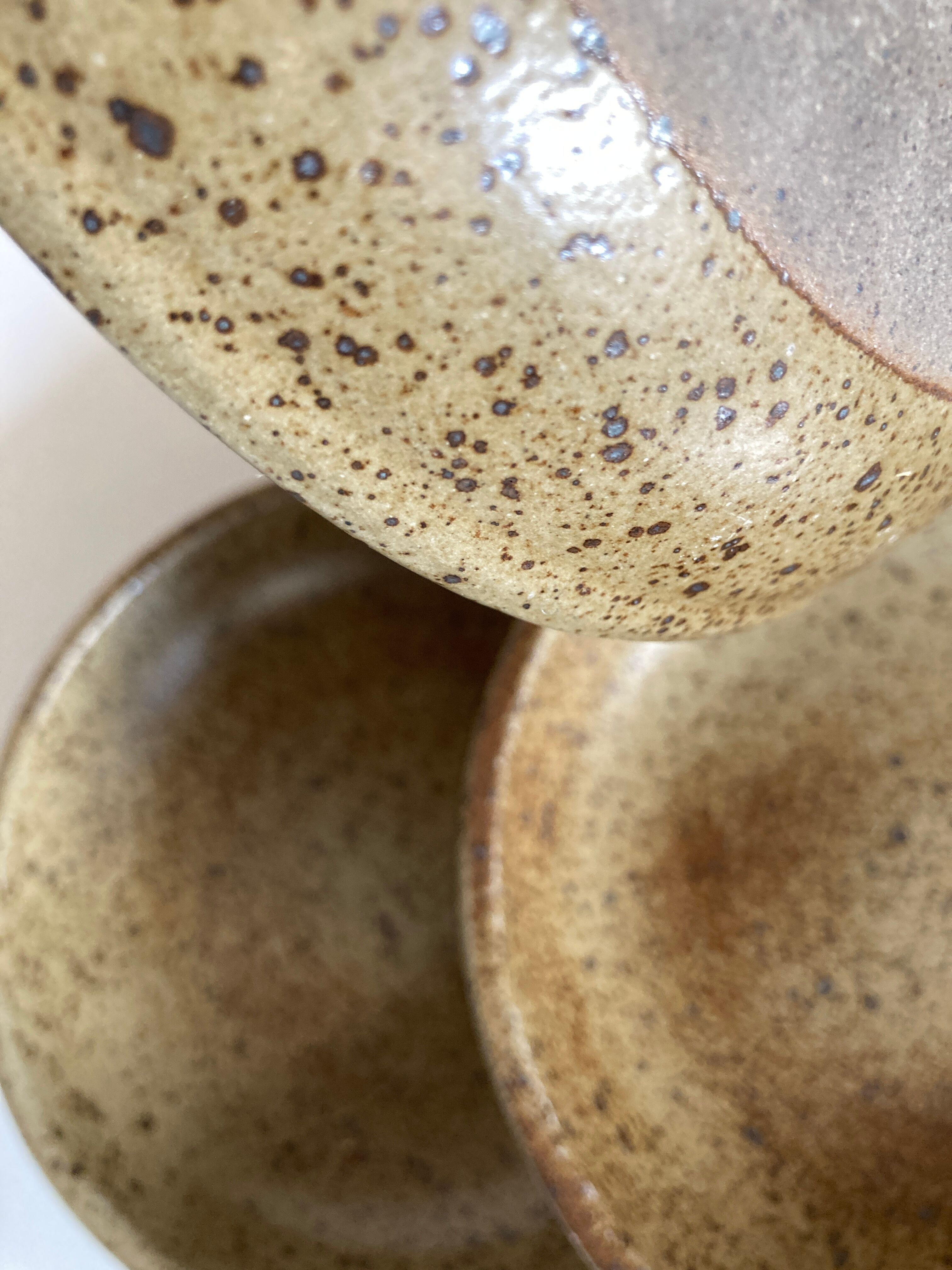 Set de 6 assiettes calotte en grès de potier