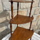 Unité d'angle française vintage en bois avec quatre étagères.