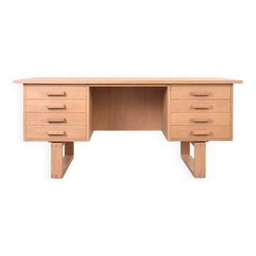 Bureau indépendant en chêne par Torben Valeur et Henning Jensen pour Dyrlund, années 1960.