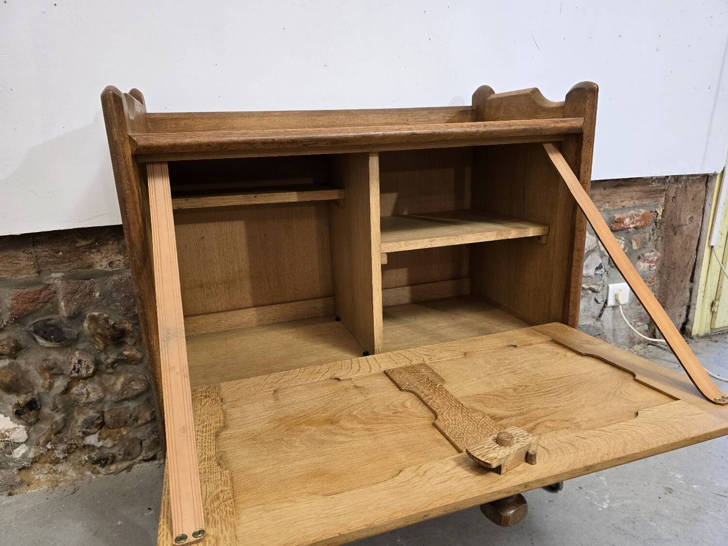 Small sideboard on wheels Guillerme and Chambron