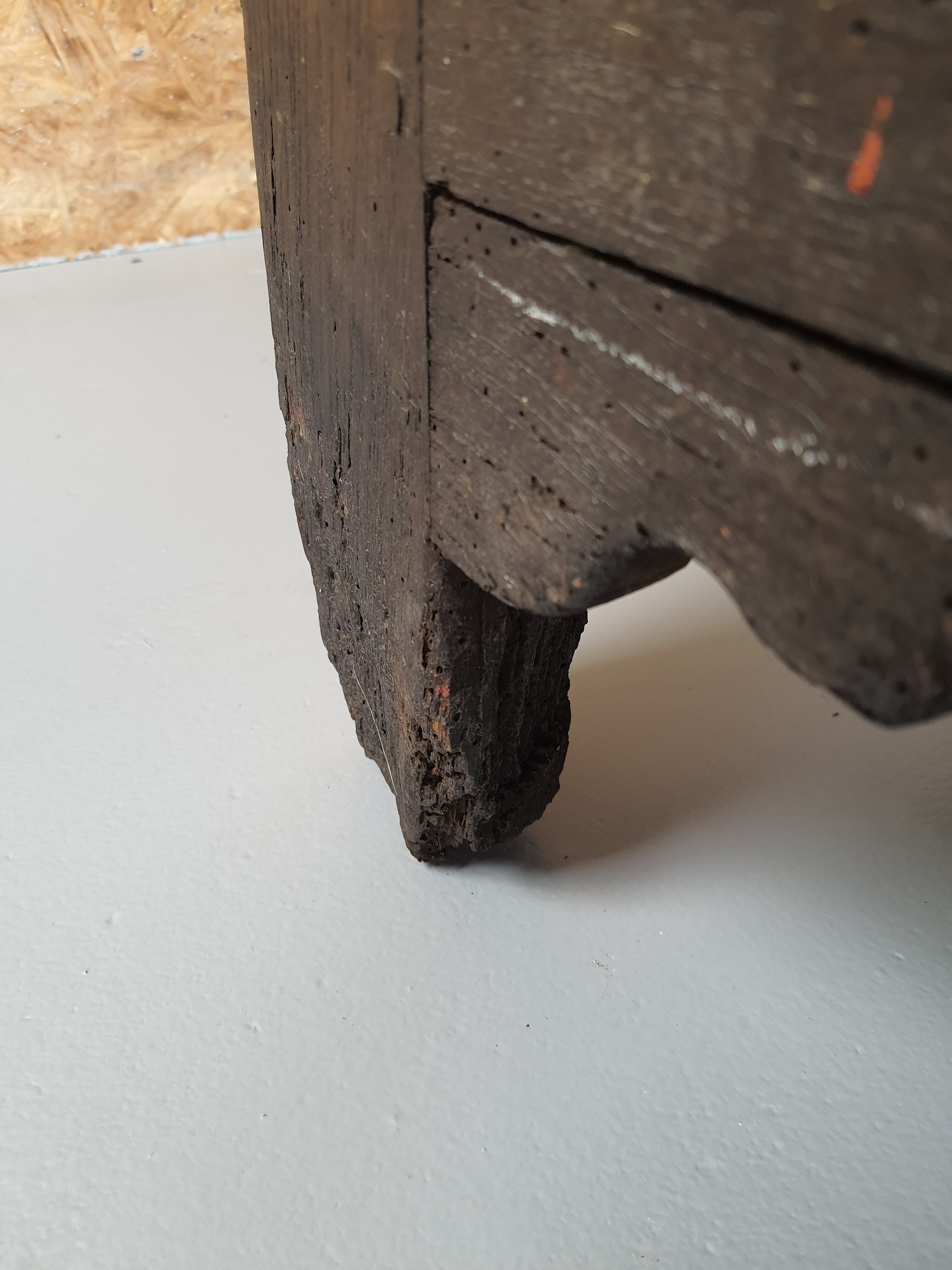 Maie ancient early 18th solid oak