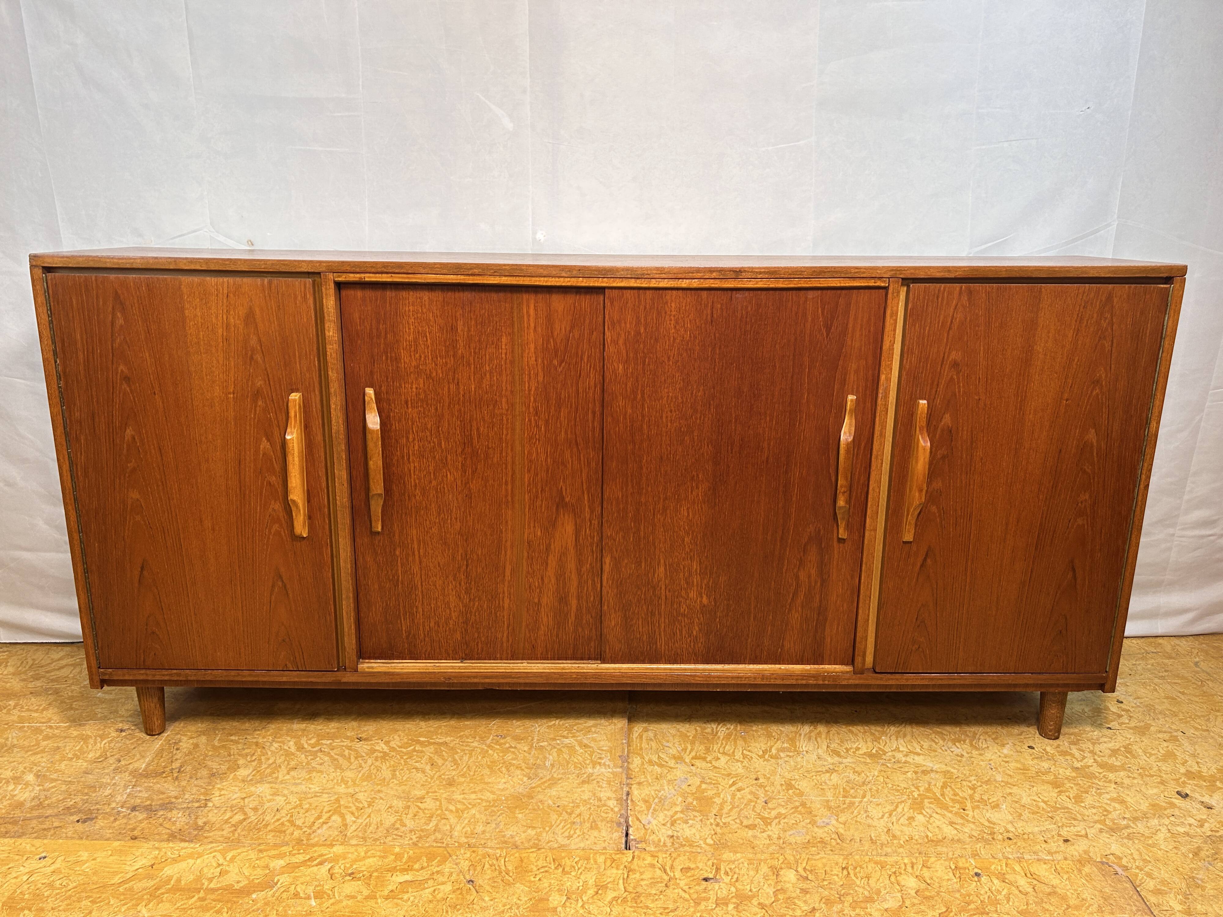 Mid-Century Retro Vintage Teak Sideboard – 1960s Space-Saving Elegance