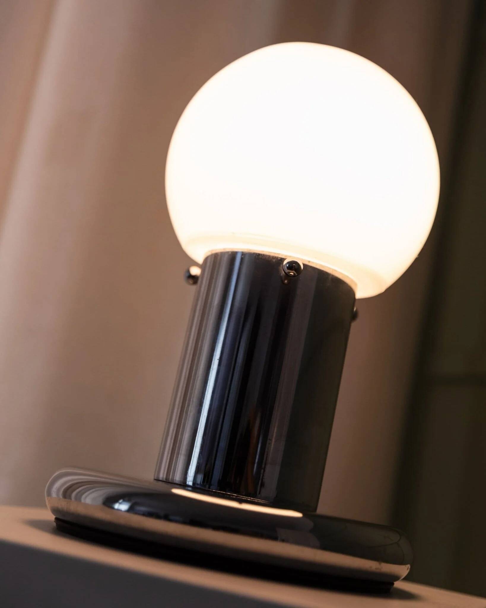 Space Age desk lamp - postmodern Memphis design - made in Italy - 70s