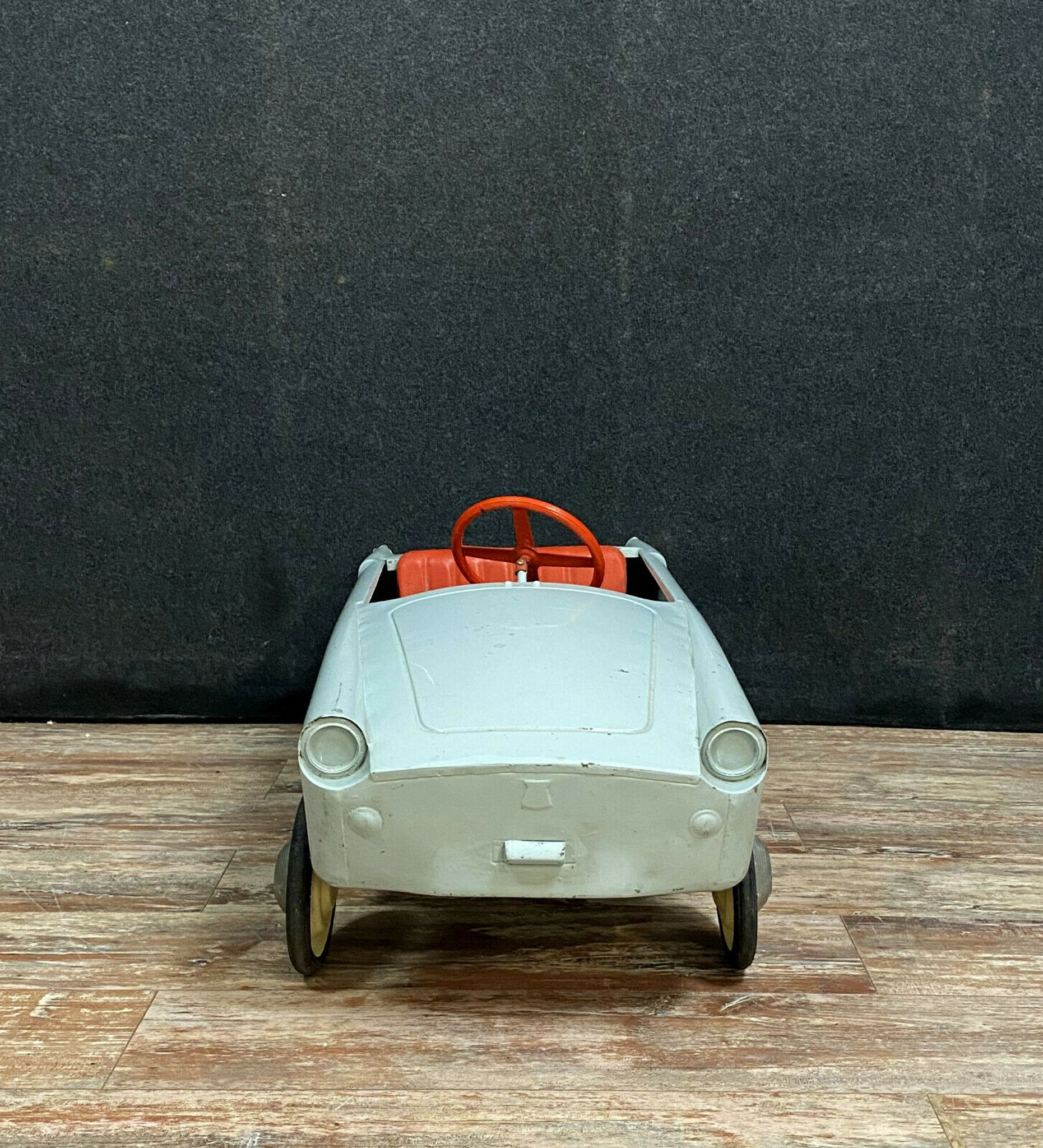 Simca pedal car in sheet metal painted around 1960 for decoration or collector