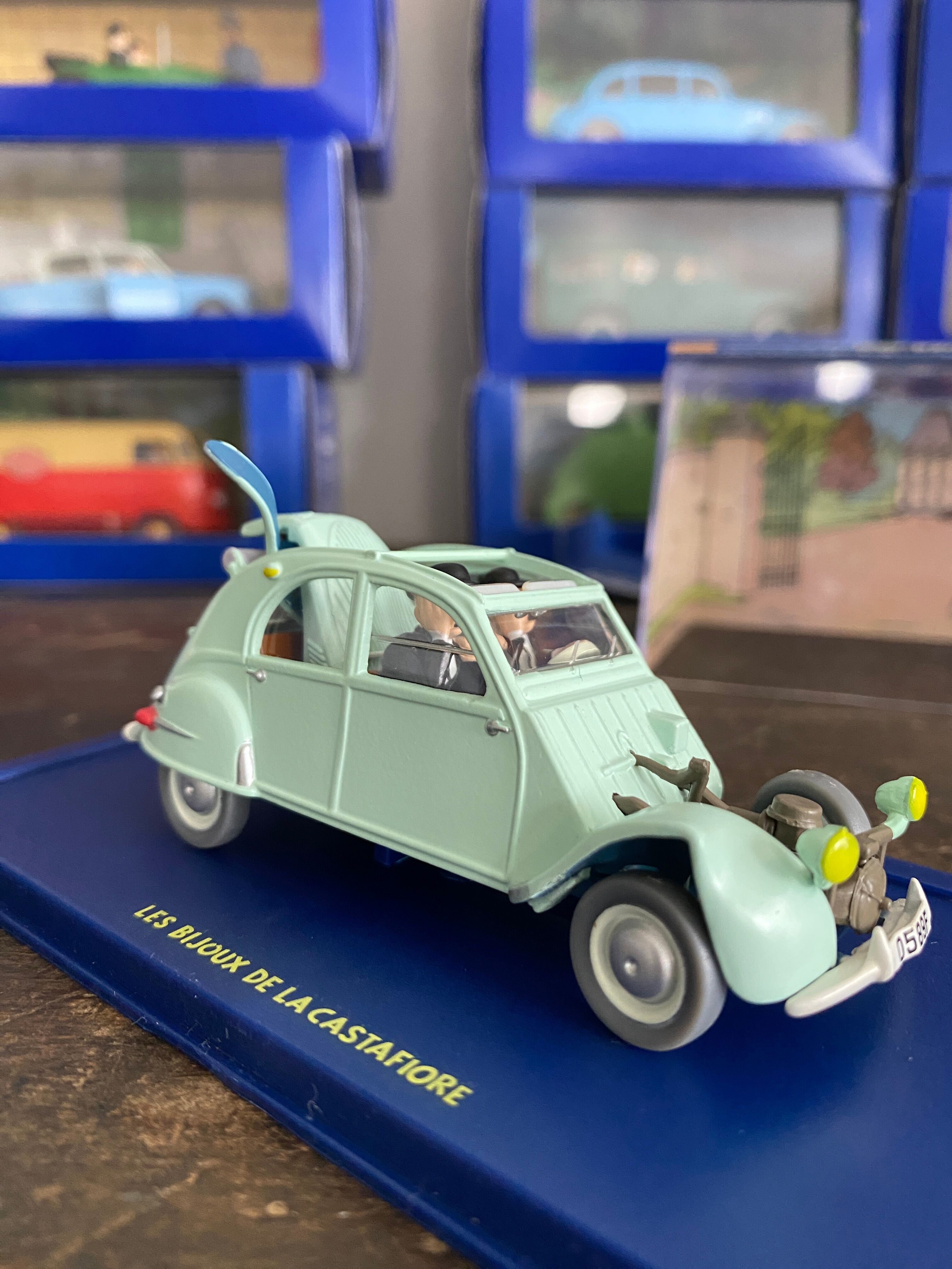 Classic cars "en voiture tintin" atlas edition