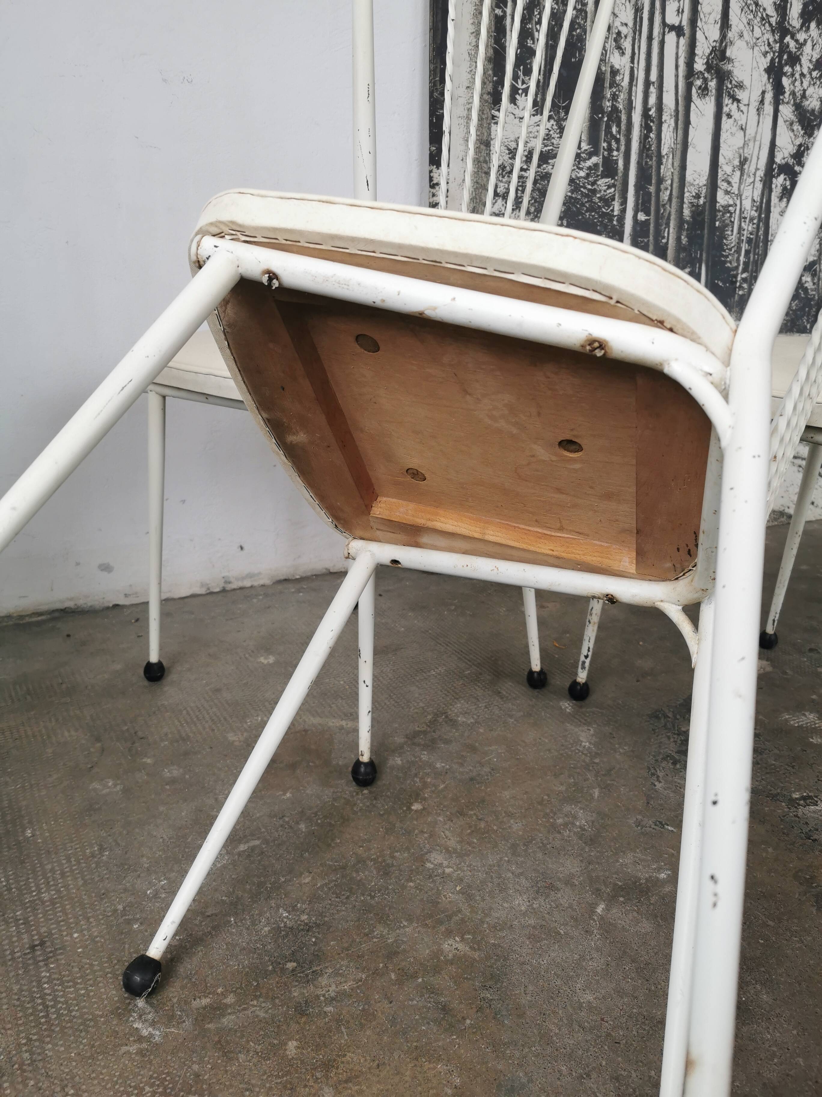 Set of 4 vintage chairs in metal and Skai