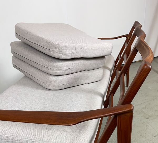 Canapé danois en teck du milieu du siècle par Ib Kofod-Larsen années 1960