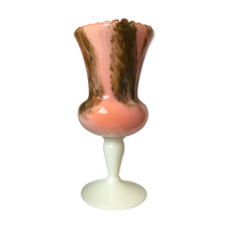 Vase sur pied en opaline